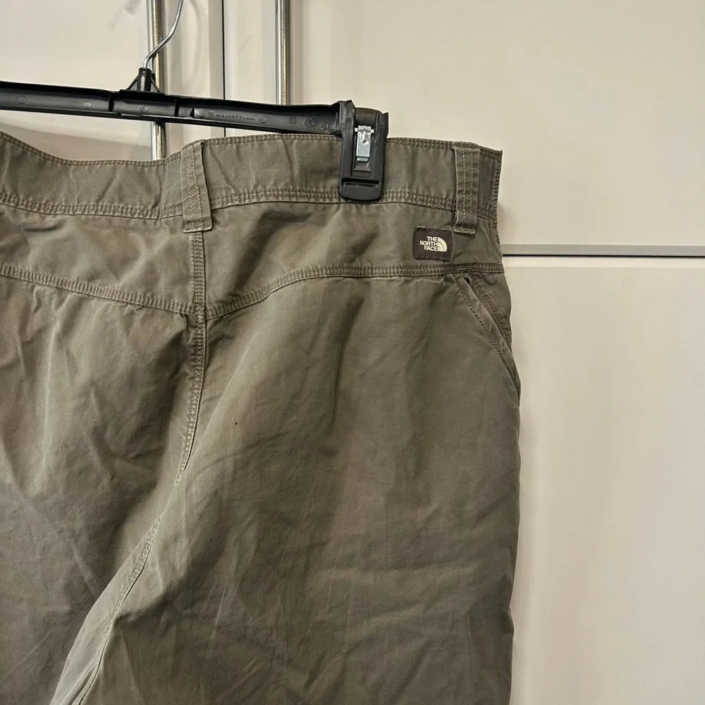 The North Face Mens Hiking Shorts Olive Green Stretch Waist L Large T325/T725